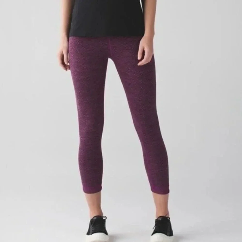 Lululemon Transcend Crop Chevron Print Perforated Leggings Women's Size 4